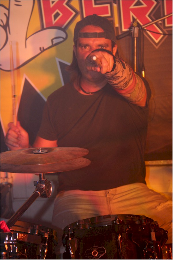Guido Krone "Hammer Drummer" an den Drums